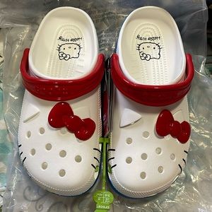NWT Hello Kitty iam Classic Clog Croc W9